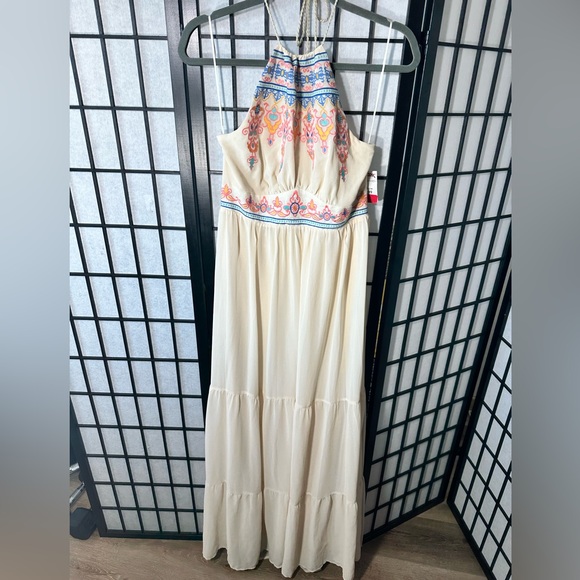 Boho Embroidered Cream Maxi Dress - Picture 2 of 7